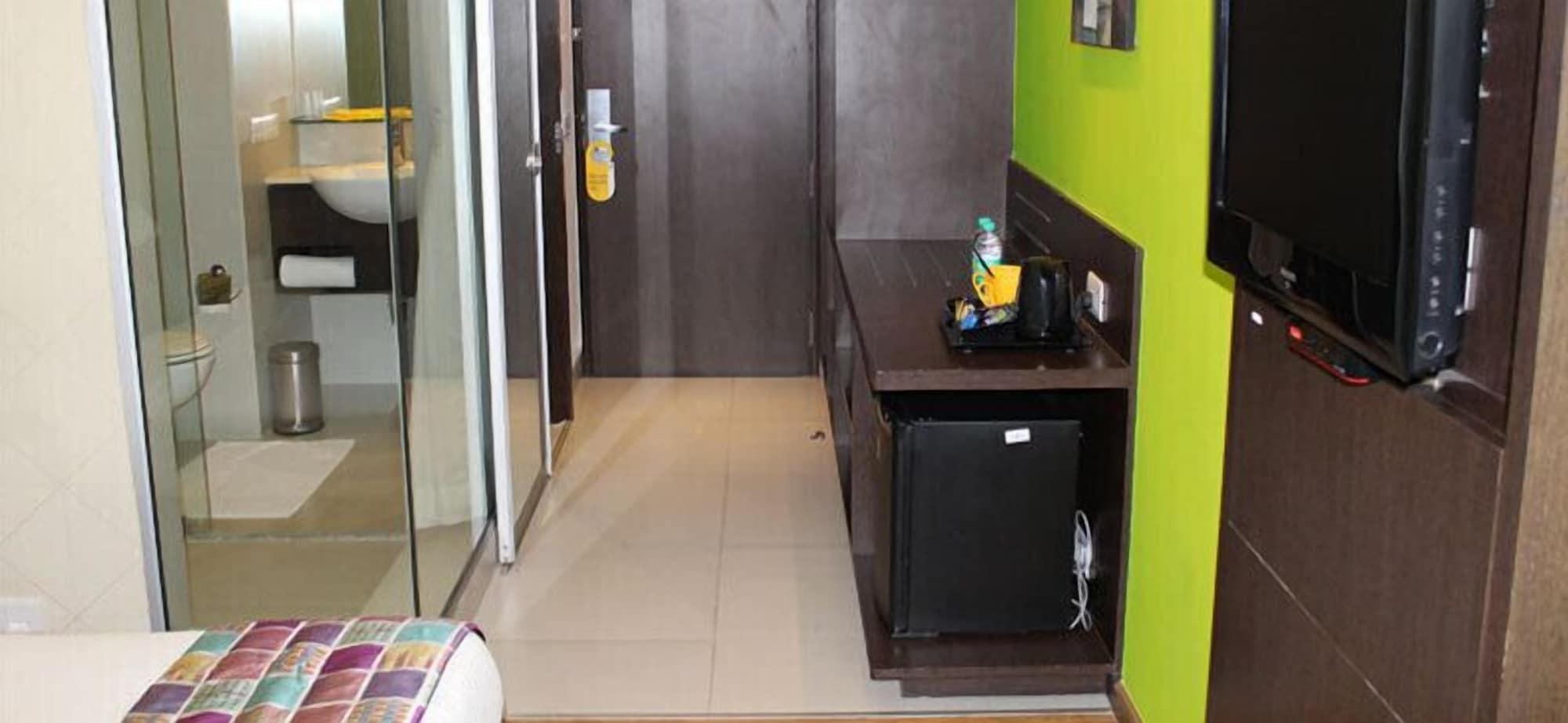 Keys Prima By Lemon Tree Hotels, Pimpri, Pune Exteriör bild