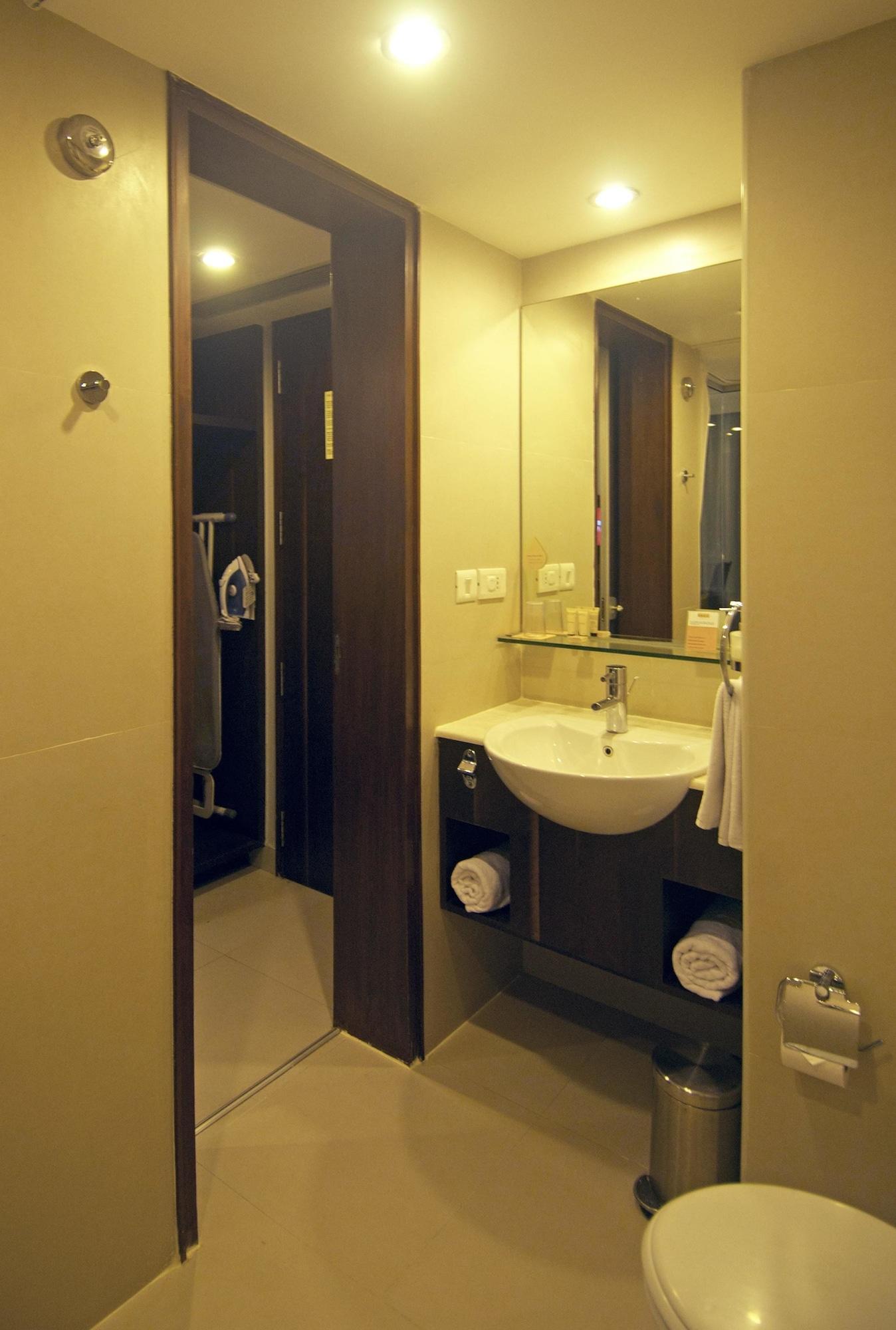 Keys Prima By Lemon Tree Hotels, Pimpri, Pune Exteriör bild