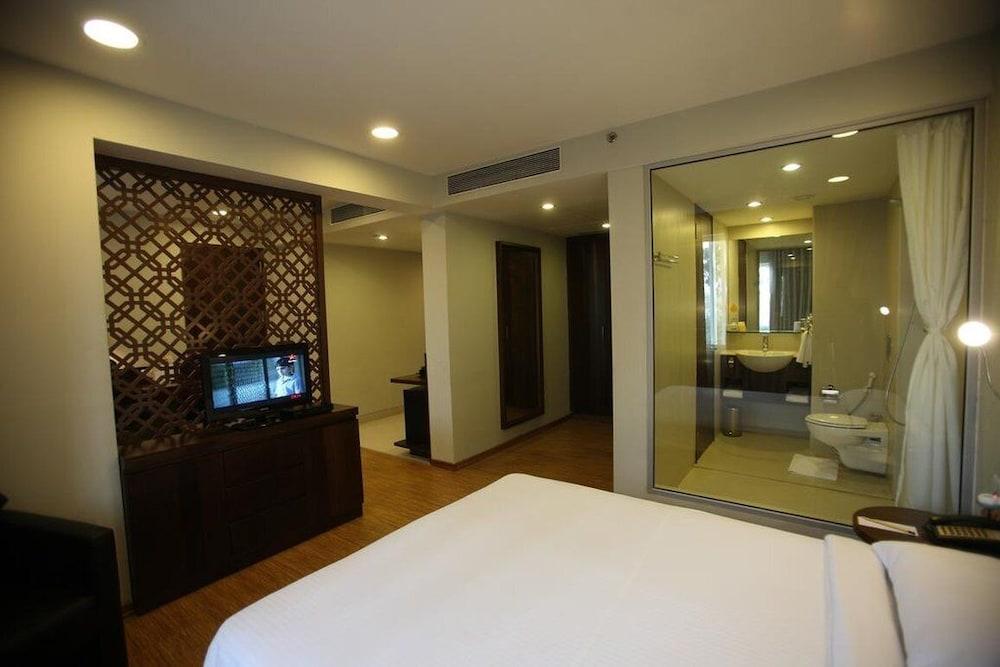 Keys Prima By Lemon Tree Hotels, Pimpri, Pune Exteriör bild