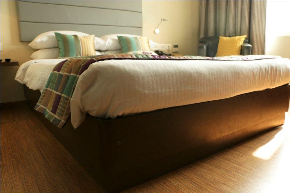 Keys Prima By Lemon Tree Hotels, Pimpri, Pune Exteriör bild