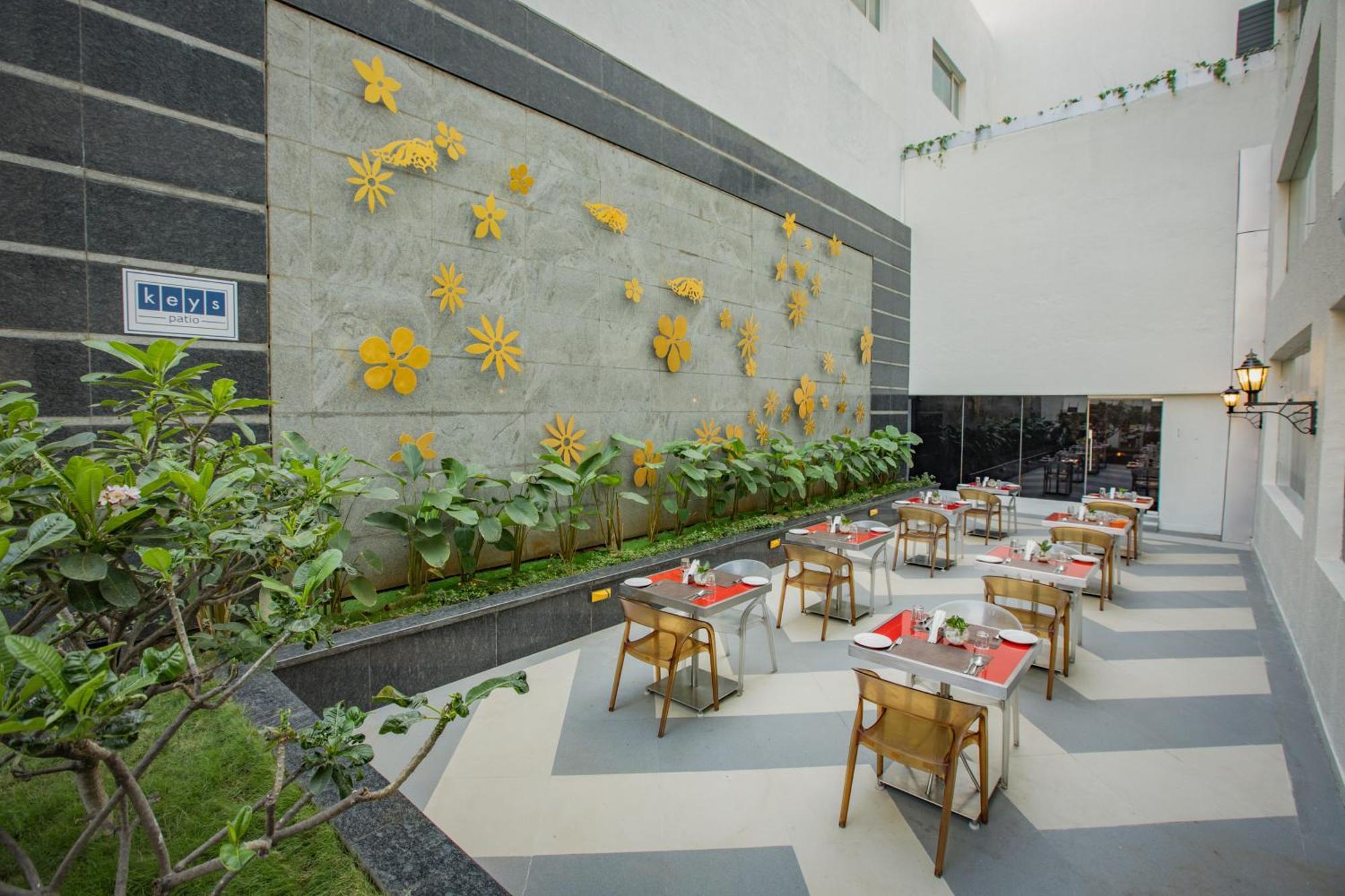 Keys Prima By Lemon Tree Hotels, Pimpri, Pune Exteriör bild