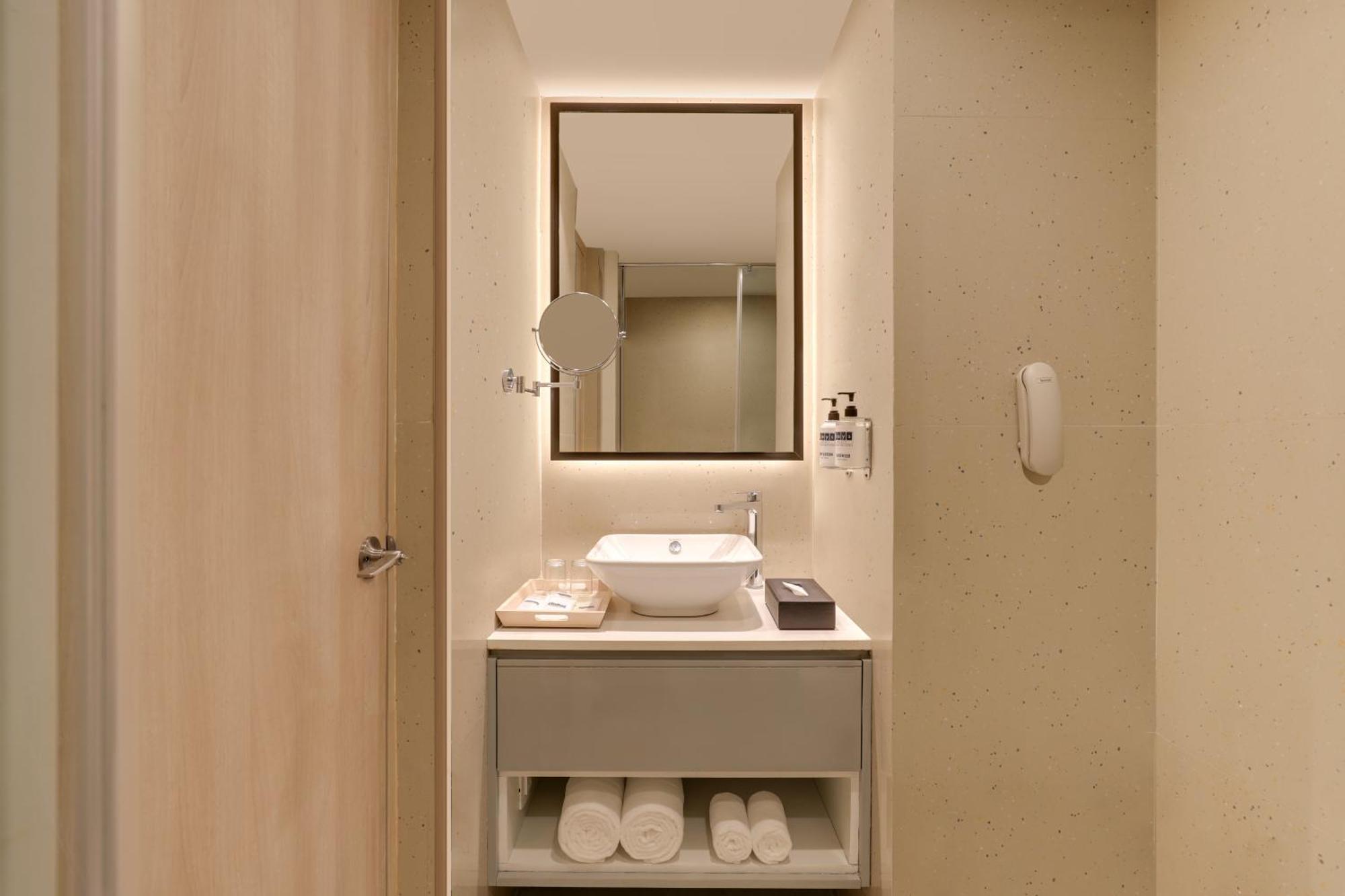 Keys Prima By Lemon Tree Hotels, Pimpri, Pune Exteriör bild