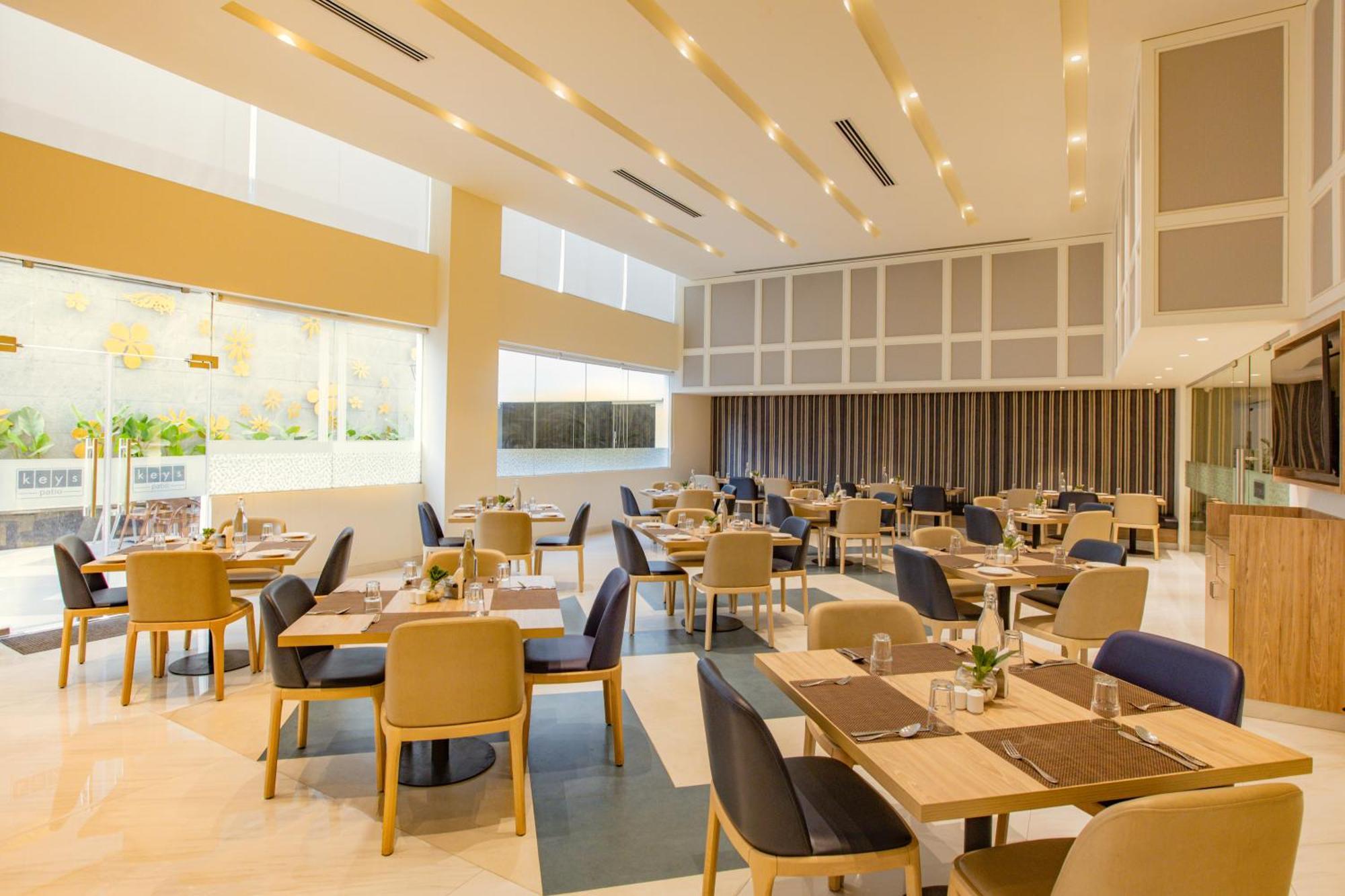 Keys Prima By Lemon Tree Hotels, Pimpri, Pune Exteriör bild