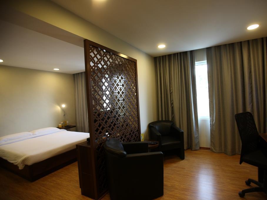 Keys Prima By Lemon Tree Hotels, Pimpri, Pune Exteriör bild